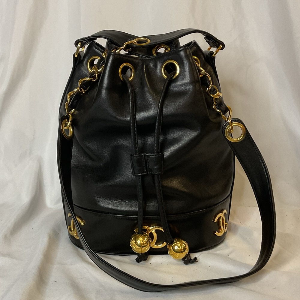 Vintage CHANEL Lambskin Bucket Bag W/Coin Purse - Picture 1 of 16